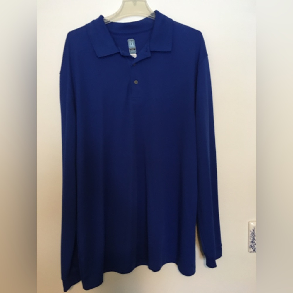 Great long sleeve shirt! Excellent pre used condition.
